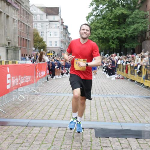 13.09.2026 - Kiel Lauf Yannick Fuchs http://msf.ph/oto/10487592 13.09.2026 10:29:27 Ziel 408, 878, 1828, 4744, 5143, 9984, 10233, 10358, 10630, 11222, 11462, 11594, 12332, 296, 494, 1514, 1716, 1891, 2152, 2673, 3370, 3926, 3951, 4190, 4410, 4470, 5213, 5584, 7426, 8072, 8581, 10163, 10539, 10547, 11278, 11855, 12125, 259, 3177, 4336, 5624, 6126, 6169, 10624, 12093, 12119, 12290, 12591, 12675, 369, 2673, 3756, 4054, 7096, 7361, 8581, 11786 meine-sportfotos.de