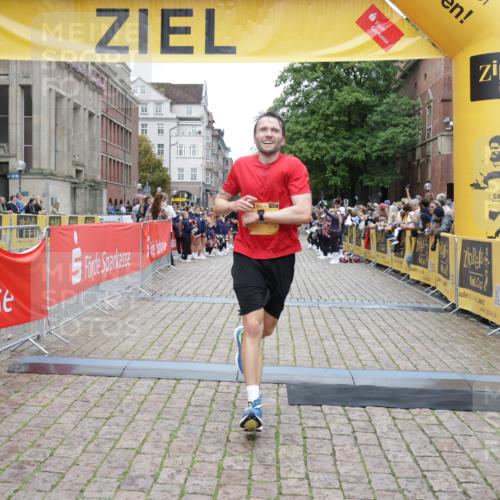 13.09.2026 - Kiel Lauf Yannick Fuchs http://msf.ph/oto/10487593 13.09.2026 10:29:27 Ziel 408, 878, 1828, 4744, 5143, 9984, 10233, 10358, 10630, 11222, 11462, 11594, 12332, 296, 494, 1514, 1716, 1891, 2152, 2673, 3370, 3926, 3951, 4190, 4410, 4470, 5213, 5584, 7426, 8072, 8581, 10163, 10539, 10547, 11278, 11855, 12125, 259, 3177, 4336, 5624, 6126, 6169, 10624, 12093, 12119, 12290, 12591, 12675, 369, 2673, 3756, 4054, 7096, 7361, 8581, 11786 meine-sportfotos.de