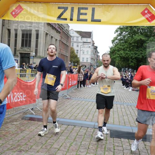 13.09.2026 - Kiel Lauf Yannick Fuchs http://msf.ph/oto/10487675 13.09.2026 10:29:50 Ziel 5624, 6126, 6169, 8140, 10476, 12119, 12290, 12591, 259, 408, 878, 1828, 3177, 4336, 4744, 5143, 9984, 10233, 10358, 10624, 10630, 11222, 11462, 11594, 12093, 12332, 12675, 563, 3826, 5082, 5575, 5864, 7152, 8582, 9584, 12737, 296, 494, 1828, 1891, 3926, 4470, 5584, 8072, 10358, 11855 meine-sportfotos.de