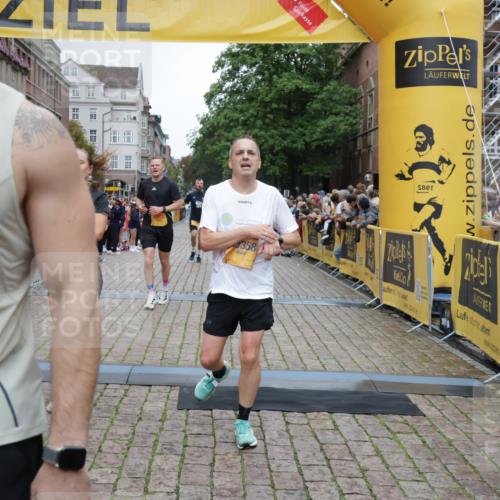 13.09.2026 - Kiel Lauf Yannick Fuchs http://msf.ph/oto/10487678 13.09.2026 10:29:54 Ziel 5624, 5864, 6169, 8140, 9584, 10476, 12591, 12737, 259, 408, 878, 3177, 4336, 4744, 5143, 6126, 9984, 10233, 10624, 10630, 11222, 11462, 11594, 12093, 12119, 12290, 12332, 12675, 563, 3826, 4837, 5082, 5575, 7152, 7691, 7818, 8582, 9644, 296, 494, 1828, 1891, 5584, 10358, 10630, 11855, 12332 meine-sportfotos.de