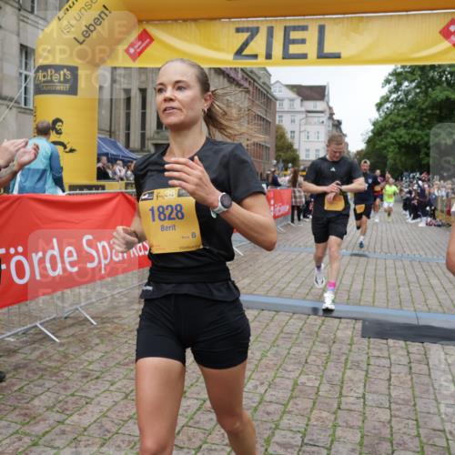 13.09.2026 - Kiel Lauf Yannick Fuchs http://msf.ph/oto/10487681 13.09.2026 10:29:55 Ziel 5624, 5864, 6169, 8140, 9584, 10476, 12591, 12737, 259, 408, 878, 3177, 4336, 4744, 5143, 6126, 6169, 9984, 10233, 10624, 11222, 11462, 11594, 12093, 12119, 12290, 12332, 12591, 12675, 563, 3826, 4837, 5082, 5575, 7152, 7691, 7818, 8582, 9644, 296, 408, 494, 1828, 1891, 4744, 5584, 10358, 10630, 11855, 12332 meine-sportfotos.de