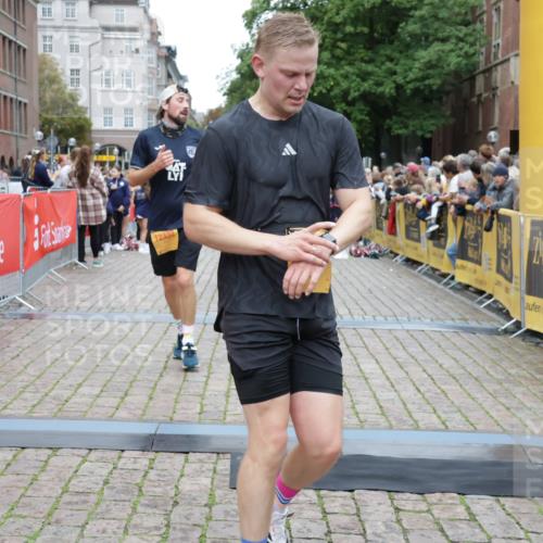 13.09.2026 - Kiel Lauf Yannick Fuchs http://msf.ph/oto/10487683 13.09.2026 10:29:57 Ziel 5864, 8140, 9584, 10476, 12737, 259, 408, 878, 3177, 4336, 4744, 5143, 5624, 6126, 6169, 9984, 10233, 10624, 11222, 11462, 11594, 12093, 12119, 12290, 12591, 12675, 556, 563, 3826, 4837, 5082, 5575, 7152, 7691, 7818, 8582, 9644, 9669, 10019, 408, 1828, 4744, 5143, 10358, 10630, 11594, 12332 meine-sportfotos.de