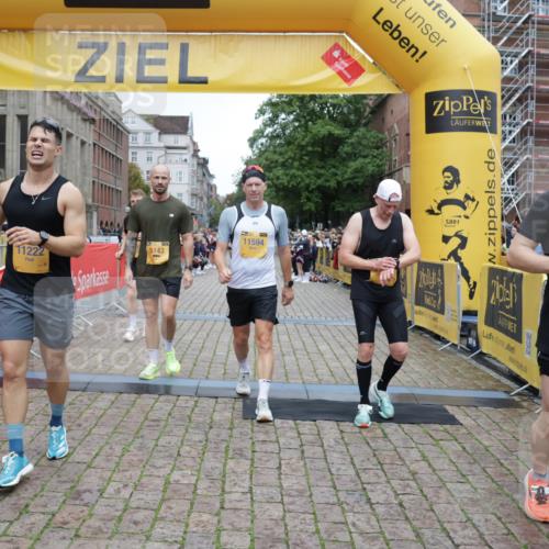 13.09.2026 - Kiel Lauf Yannick Fuchs http://msf.ph/oto/10487699 13.09.2026 10:30:02 Ziel 3826, 5082, 5575, 5864, 9584, 10476, 12737, 259, 878, 3177, 4336, 5624, 6126, 6169, 8140, 10233, 10624, 12093, 12119, 12290, 12591, 12675, 556, 563, 2762, 4471, 4477, 4837, 7152, 7691, 7818, 8582, 9644, 9669, 10019, 10129, 11781, 12491, 408, 4744, 5143, 9984, 10233, 11222, 11462, 11594, 12332 meine-sportfotos.de