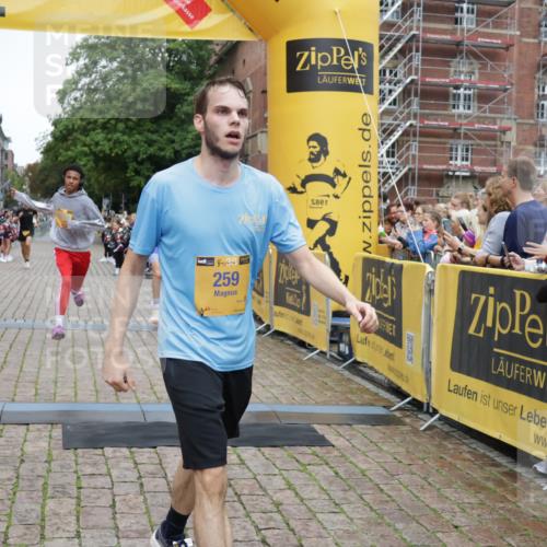 13.09.2026 - Kiel Lauf Yannick Fuchs http://msf.ph/oto/10487719 13.09.2026 10:30:16 Ziel 556, 563, 2762, 4471, 4477, 4837, 5082, 7152, 7691, 7818, 8582, 9644, 9669, 10019, 10129, 11781, 12491, 3826, 5575, 5624, 5864, 6126, 6169, 8140, 9584, 10476, 12119, 12290, 12591, 12737, 314, 457, 629, 1203, 1454, 1734, 2149, 2379, 2441, 2756, 4287, 4438, 5384, 5592, 5967, 7703, 7844, 8122, 9060, 259, 3177, 6126, 10624, 12119, 12290, 12675 meine-sportfotos.de