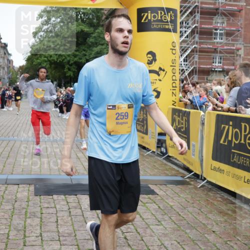 13.09.2026 - Kiel Lauf Yannick Fuchs http://msf.ph/oto/10487720 13.09.2026 10:30:16 Ziel 556, 563, 2762, 4471, 4477, 4837, 5082, 7152, 7691, 7818, 8582, 9644, 9669, 10019, 10129, 11781, 12491, 3826, 5575, 5624, 5864, 6126, 6169, 8140, 9584, 10476, 12119, 12290, 12591, 12737, 314, 457, 629, 1203, 1454, 1734, 2149, 2379, 2441, 2756, 4287, 4438, 5384, 5592, 5967, 7703, 7844, 8122, 9060, 259, 3177, 6126, 10624, 12119, 12290, 12675 meine-sportfotos.de