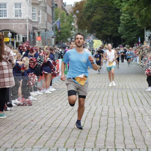 13.09.2026 - Kiel Lauf Yannick Fuchs http://msf.ph/oto/10487734 13.09.2026 10:30:28 Ziel 314, 629, 1203, 1454, 1734, 2149, 2756, 2762, 4438, 4471, 4477, 5384, 5967, 7703, 7844, 8122, 10129, 11781, 12491, 556, 563, 3826, 4837, 5082, 5575, 5864, 7152, 7691, 7818, 8582, 9584, 9644, 9669, 10019, 10476, 12737, 457, 2379, 2441, 4287, 5268, 5592, 5745, 6291, 8862, 9060, 9866, 9868, 10368, 11237, 5624, 8140, 10476 meine-sportfotos.de