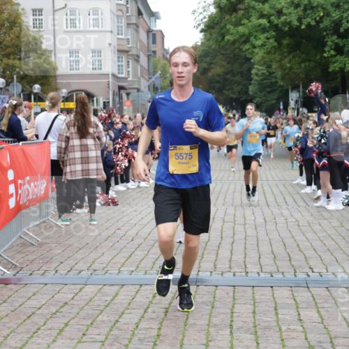 13.09.2026 - Kiel Lauf Yannick Fuchs http://msf.ph/oto/10487763 13.09.2026 10:30:40 Ziel 314, 457, 2149, 2379, 2441, 2756, 4287, 5268, 5592, 5745, 6291, 7703, 8862, 9060, 10368, 11237, 556, 563, 629, 1203, 1454, 1734, 2762, 4438, 4471, 4477, 4837, 5082, 5384, 5575, 5967, 7152, 7691, 7818, 7844, 8122, 8582, 9644, 9669, 10019, 10129, 11781, 12491, 419, 1574, 1726, 3298, 4933, 6450, 9866, 9868, 9919, 10543, 11040, 12566, 3826, 5082, 5575, 5864, 8582, 9584 meine-sportfotos.de