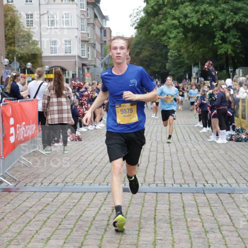 13.09.2026 - Kiel Lauf Yannick Fuchs http://msf.ph/oto/10487764 13.09.2026 10:30:40 Ziel 314, 457, 2149, 2379, 2441, 2756, 4287, 5268, 5592, 5745, 6291, 7703, 8862, 9060, 10368, 11237, 556, 563, 629, 1203, 1454, 1734, 2762, 4438, 4471, 4477, 4837, 5082, 5384, 5575, 5967, 7152, 7691, 7818, 7844, 8122, 8582, 9644, 9669, 10019, 10129, 11781, 12491, 419, 1574, 1726, 3298, 4933, 6450, 9866, 9868, 9919, 10543, 11040, 12566, 3826, 5082, 5575, 5864, 8582, 9584 meine-sportfotos.de