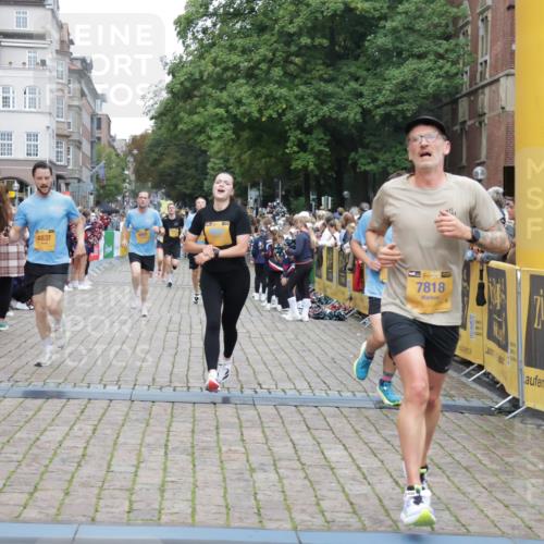 13.09.2026 - Kiel Lauf Yannick Fuchs http://msf.ph/oto/10487785 13.09.2026 10:30:48 Ziel 1574, 1726, 5268, 6291, 8862, 9866, 9868, 10543, 12566, 314, 457, 556, 629, 1203, 1454, 1734, 2149, 2379, 2441, 2756, 2762, 4287, 4438, 4471, 4477, 4837, 5384, 5592, 5745, 5967, 7691, 7703, 7844, 8122, 9060, 9644, 9669, 10019, 10129, 10368, 11237, 11781, 12491, 419, 967, 1187, 3298, 4933, 5612, 6450, 9919, 11040, 11669, 556, 563, 4837, 5082, 7152, 7691, 7818, 8582, 9644, 9669 meine-sportfotos.de