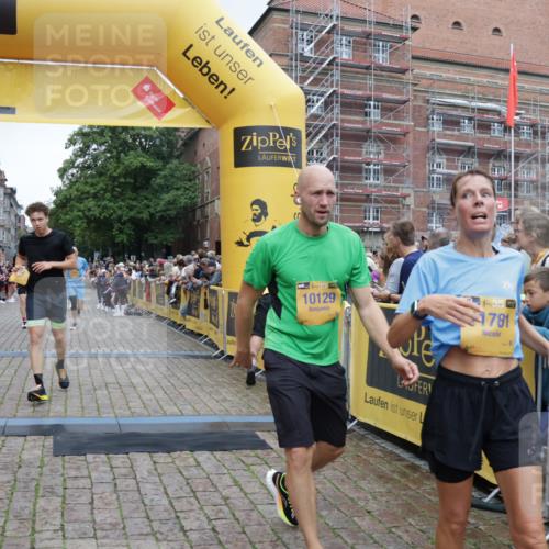 13.09.2026 - Kiel Lauf Yannick Fuchs http://msf.ph/oto/10487815 13.09.2026 10:30:57 Ziel 419, 967, 1187, 1574, 1726, 3298, 4933, 6450, 9866, 9868, 9919, 10543, 11040, 11669, 12566, 314, 457, 629, 1203, 1454, 1734, 2149, 2379, 2441, 2756, 4287, 4438, 5268, 5384, 5592, 5745, 5967, 6291, 7703, 7844, 8122, 8862, 9060, 9866, 9868, 10368, 11237, 227, 1834, 2256, 4771, 5035, 5251, 5612, 7024, 7330, 10780, 556, 1454, 2762, 4438, 4471, 4477, 5384, 9669, 10019, 10129, 11781, 12491 meine-sportfotos.de