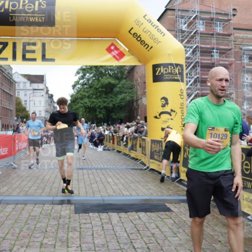 13.09.2026 - Kiel Lauf Yannick Fuchs http://msf.ph/oto/10487817 13.09.2026 10:30:57 Ziel 419, 967, 1187, 1574, 1726, 3298, 4933, 6450, 9866, 9868, 9919, 10543, 11040, 11669, 12566, 314, 457, 629, 1203, 1454, 1734, 2149, 2379, 2441, 2756, 4287, 4438, 5268, 5384, 5592, 5745, 5967, 6291, 7703, 7844, 8122, 8862, 9060, 9866, 9868, 10368, 11237, 227, 1834, 2256, 4771, 5035, 5251, 5612, 7024, 7330, 10780, 556, 1454, 2762, 4438, 4471, 4477, 5384, 9669, 10019, 10129, 11781, 12491 meine-sportfotos.de
