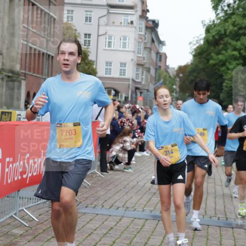 13.09.2026 - Kiel Lauf Yannick Fuchs http://msf.ph/oto/10487841 13.09.2026 10:31:07 Ziel 419, 967, 1187, 2256, 4771, 5612, 7024, 7330, 9919, 11040, 11669, 457, 1574, 1726, 2149, 2379, 2441, 3298, 4287, 4933, 5268, 5592, 5745, 6291, 6450, 7703, 8862, 9060, 9866, 9868, 10368, 10543, 11237, 12566, 227, 1834, 3231, 3727, 4446, 5035, 5251, 5813, 7335, 7402, 7834, 7863, 8496, 10780, 11329, 314, 629, 1203, 1734, 2149, 2379, 2441, 2756, 4287, 5967, 7703, 7844, 8122, 9060 meine-sportfotos.de