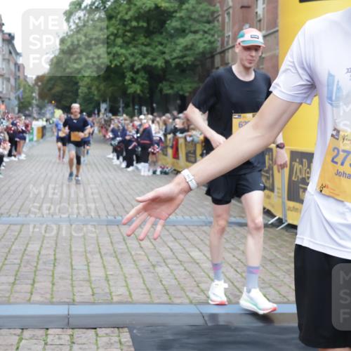 13.09.2026 - Kiel Lauf Yannick Fuchs http://msf.ph/oto/10487874 13.09.2026 10:31:17 Ziel 227, 1834, 2256, 4446, 4771, 5035, 5251, 5612, 7024, 7330, 7402, 7834, 7863, 8496, 10780, 11329, 419, 967, 1187, 1574, 1726, 3298, 4933, 5268, 5612, 6450, 9866, 9868, 9919, 10543, 11040, 11669, 12566, 866, 1196, 1300, 3231, 3727, 4234, 5813, 5991, 7335, 7749, 8645, 8761, 9225, 10489, 12361, 457, 4287, 5268, 5592, 5745, 6291, 8862, 10368, 11237 meine-sportfotos.de
