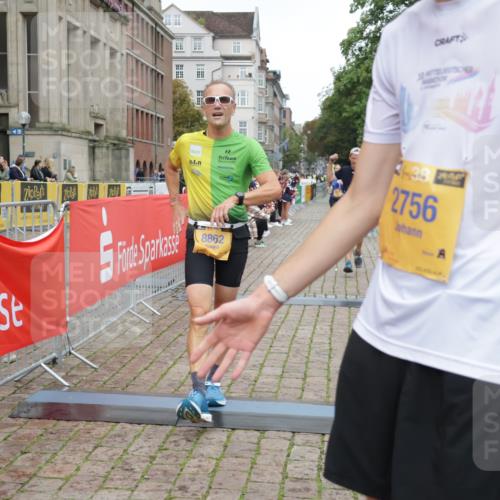 13.09.2026 - Kiel Lauf Yannick Fuchs http://msf.ph/oto/10487876 13.09.2026 10:31:18 Ziel 227, 1834, 2256, 4446, 4771, 5035, 5251, 7024, 7330, 7402, 7834, 7863, 8496, 10780, 11329, 419, 967, 1187, 1574, 1726, 3298, 4933, 5268, 5612, 6450, 9866, 9868, 9919, 10543, 11040, 11669, 12566, 866, 1076, 1196, 1300, 3231, 3727, 4234, 5813, 5991, 7335, 7476, 7749, 8645, 8761, 9225, 10489, 12361, 457, 5268, 5592, 5745, 6291, 8862, 10368, 11237 meine-sportfotos.de
