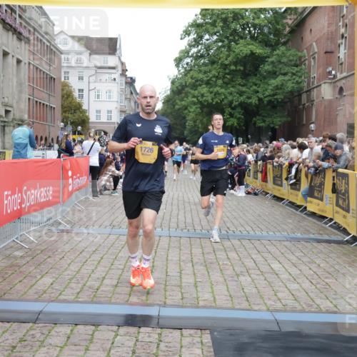 13.09.2026 - Kiel Lauf Yannick Fuchs http://msf.ph/oto/10487899 13.09.2026 10:31:26 Ziel 227, 1196, 3231, 3727, 4446, 5813, 7335, 7402, 7834, 7863, 8496, 10489, 11329, 227, 419, 967, 1187, 1574, 1834, 2256, 3298, 4771, 4933, 5035, 5251, 5612, 6450, 7024, 7330, 9919, 10543, 10780, 11040, 11669, 866, 900, 1076, 1300, 1626, 1981, 4234, 4616, 5071, 5868, 5870, 5991, 6045, 6220, 6985, 7375, 7476, 7749, 8531, 8645, 8761, 9225, 12361, 1574, 1726, 5268, 9866, 9868, 10543, 12566 meine-sportfotos.de