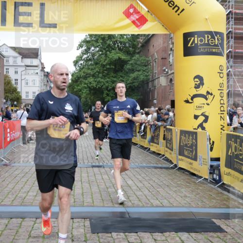 13.09.2026 - Kiel Lauf Yannick Fuchs http://msf.ph/oto/10487902 13.09.2026 10:31:27 Ziel 866, 1196, 3231, 3727, 4446, 5813, 7335, 7402, 7834, 7863, 8496, 8645, 8761, 10489, 11329, 227, 419, 967, 1187, 1574, 1834, 2256, 3298, 4771, 4933, 5035, 5251, 5612, 6450, 7024, 7330, 9919, 10543, 10780, 11040, 11669, 900, 1076, 1300, 1626, 1981, 4234, 4616, 5071, 5134, 5868, 5870, 5991, 6045, 6220, 6985, 7375, 7476, 7749, 8531, 9225, 12028, 12361, 1574, 1726, 5268, 9866, 9868, 10543, 12566 meine-sportfotos.de