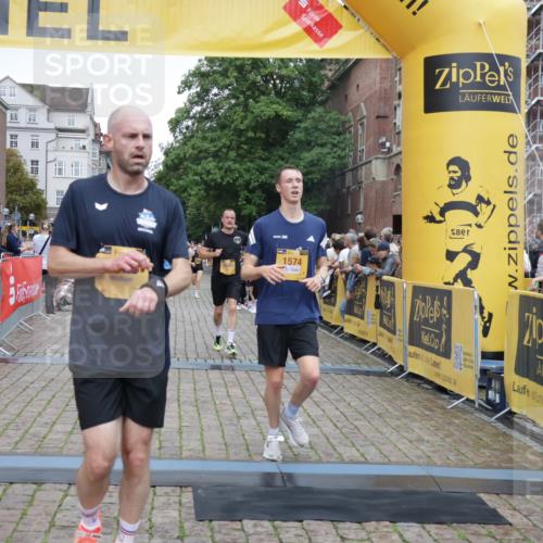 13.09.2026 - Kiel Lauf Yannick Fuchs http://msf.ph/oto/10487903 13.09.2026 10:31:27 Ziel 866, 1196, 3231, 3727, 4446, 5813, 7335, 7402, 7834, 7863, 8496, 8645, 8761, 10489, 11329, 227, 419, 967, 1187, 1574, 1834, 2256, 3298, 4771, 4933, 5035, 5251, 5612, 6450, 7024, 7330, 9919, 10543, 10780, 11040, 11669, 900, 1076, 1300, 1626, 1981, 4234, 4616, 5071, 5134, 5868, 5870, 5991, 6045, 6220, 6985, 7375, 7476, 7749, 8531, 9225, 12028, 12361, 1574, 1726, 5268, 9866, 9868, 10543, 12566 meine-sportfotos.de