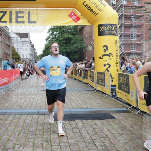 13.09.2026 - Kiel Lauf Yannick Fuchs http://msf.ph/oto/10487921 13.09.2026 10:31:33 Ziel 866, 1076, 1196, 1300, 3231, 3727, 4234, 5813, 5991, 7335, 7476, 7749, 8645, 8761, 9225, 10489, 12361, 227, 419, 967, 1187, 1834, 2256, 4446, 4771, 5035, 5251, 5612, 7024, 7330, 7402, 7834, 7863, 8496, 9919, 10780, 11040, 11329, 11669, 900, 1626, 1981, 4616, 5071, 5134, 5868, 5870, 6045, 6220, 6985, 7375, 8531, 8837, 9438, 10768, 11193, 12028, 12058, 419, 1187, 1574, 3298, 4933, 6450, 9919, 10543, 11040, 11669 meine-sportfotos.de