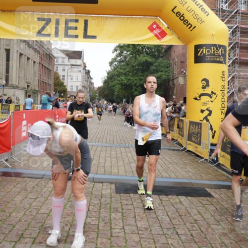 13.09.2026 - Kiel Lauf Yannick Fuchs http://msf.ph/oto/10487923 13.09.2026 10:31:38 Ziel 866, 900, 1076, 1196, 1300, 1626, 4234, 4616, 5071, 5868, 5870, 5991, 6045, 6220, 7476, 7749, 8531, 8645, 8761, 9225, 10489, 12361, 227, 1834, 2256, 3231, 3727, 4446, 4771, 5035, 5251, 5612, 5813, 7024, 7330, 7335, 7402, 7834, 7863, 8496, 10780, 11329, 577, 1403, 1406, 1981, 2389, 4900, 5134, 6985, 7375, 8837, 8958, 9438, 10768, 11193, 12024, 12028, 12058, 419, 967, 1187, 3298, 4933, 6450, 9919, 11040, 11669 meine-sportfotos.de