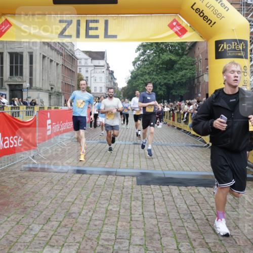 13.09.2026 - Kiel Lauf Yannick Fuchs http://msf.ph/oto/10487942 13.09.2026 10:31:47 Ziel 900, 1076, 1626, 1981, 4616, 5071, 5134, 5868, 5870, 6045, 6220, 6985, 7375, 7476, 7749, 8531, 8837, 9438, 10768, 11193, 12028, 227, 866, 1196, 1300, 1834, 2256, 3231, 3727, 4234, 4446, 4771, 5035, 5251, 5813, 5991, 7024, 7335, 7402, 7749, 7834, 7863, 8496, 8645, 8761, 9225, 10489, 10780, 11329, 12361, 153, 520, 577, 1239, 1403, 1406, 2389, 2990, 4816, 4900, 4903, 5965, 8958, 11722, 11927, 11975, 12024, 12058, 12127, 1834, 2256, 4771, 5035, 5251, 5612, 7024, 7330 meine-sportfotos.de