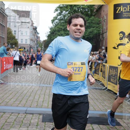 13.09.2026 - Kiel Lauf Yannick Fuchs http://msf.ph/oto/10487981 13.09.2026 10:32:00 Ziel 520, 577, 1403, 1406, 2389, 2990, 4816, 4900, 8837, 8958, 9438, 11193, 11722, 11927, 12024, 12058, 12127, 866, 900, 1076, 1196, 1300, 1626, 1981, 3231, 3727, 4234, 4616, 5071, 5134, 5813, 5868, 5870, 5991, 6045, 6220, 6985, 7375, 7476, 7749, 8531, 8645, 8761, 9225, 9438, 10489, 10768, 11193, 12028, 12361, 153, 1239, 2716, 3353, 3570, 4079, 4903, 5965, 7790, 8376, 8465, 8489, 10087, 10981, 11416, 11975, 12761, 3231, 3727, 4446, 7834, 8496 meine-sportfotos.de