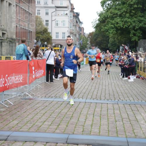 13.09.2026 - Kiel Lauf Yannick Fuchs http://msf.ph/oto/10487984 13.09.2026 10:32:02 Ziel 153, 520, 577, 1239, 1403, 1406, 2389, 2990, 4816, 4900, 4903, 5965, 8837, 8958, 11722, 11927, 11975, 12024, 12058, 12127, 866, 900, 1076, 1196, 1300, 1626, 1981, 3231, 4234, 4616, 5071, 5134, 5868, 5870, 5991, 6045, 6220, 6985, 7375, 7476, 7749, 8531, 8645, 8761, 8837, 9225, 9438, 10489, 10768, 11193, 12028, 12361, 524, 2716, 3353, 3570, 4079, 7790, 8376, 8465, 8489, 10087, 10981, 11416, 11451, 12761, 1196, 3231, 3727, 4446, 7834, 8496 meine-sportfotos.de