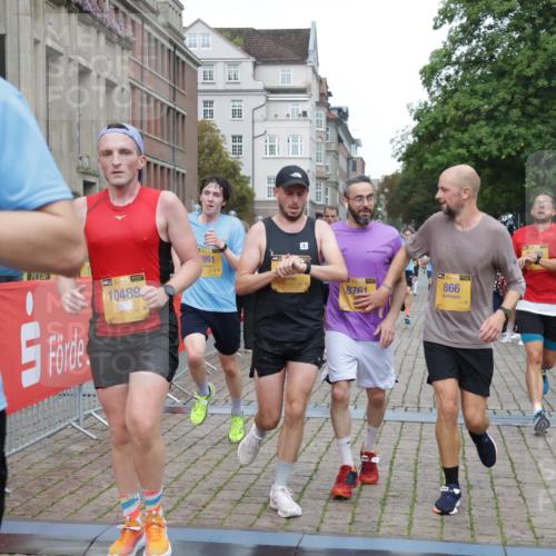 13.09.2026 - Kiel Lauf Yannick Fuchs http://msf.ph/oto/10488004 13.09.2026 10:32:08 Ziel 153, 520, 1239, 2716, 2990, 4816, 4903, 5965, 8465, 8489, 10087, 10981, 11416, 11722, 11927, 11975, 12127, 577, 900, 1076, 1300, 1403, 1406, 1626, 1981, 2389, 4234, 4616, 4900, 5071, 5134, 5868, 5870, 5991, 6045, 6220, 6985, 7375, 7476, 7749, 8531, 8837, 8958, 9225, 9438, 10768, 11193, 12024, 12028, 12058, 12361, 524, 3170, 3353, 3570, 3923, 4079, 4349, 6435, 7790, 8376, 8878, 11451, 11612, 12071, 12367, 12761, 866, 1196, 1300, 3231, 4234 meine-sportfotos.de
