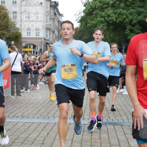 13.09.2026 - Kiel Lauf Yannick Fuchs http://msf.ph/oto/10488014 13.09.2026 10:32:11 Ziel 153, 520, 1239, 2716, 2990, 3353, 3570, 4903, 5965, 8376, 8465, 8489, 10087, 10981, 11416, 11722, 11927, 11975, 12127, 577, 900, 1076, 1403, 1406, 1626, 1981, 2389, 4616, 4816, 4900, 5071, 5134, 5868, 5870, 6045, 6220, 6985, 7375, 7476, 7749, 8531, 8837, 8958, 9438, 10768, 11193, 12024, 12028, 12058, 12361, 524, 3170, 3923, 4079, 4349, 4512, 6435, 7790, 8878, 11319, 11451, 11612, 12071, 12367, 12761, 866, 1076, 1196, 1300, 4234, 5071 meine-sportfotos.de