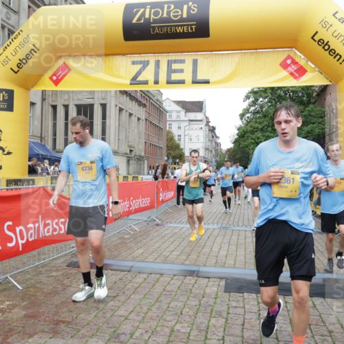 13.09.2026 - Kiel Lauf Yannick Fuchs http://msf.ph/oto/10488023 13.09.2026 10:32:13 Ziel 153, 520, 1239, 2716, 3353, 3570, 4079, 4903, 5965, 8376, 8465, 8489, 10087, 10981, 11416, 11722, 11927, 11975, 12761, 520, 577, 900, 1076, 1403, 1406, 1626, 1981, 2389, 2990, 4616, 4816, 4900, 5071, 5134, 5868, 5870, 6045, 6220, 6985, 7375, 7476, 8531, 8837, 8958, 9438, 10768, 11193, 12024, 12028, 12058, 12127, 524, 3170, 3923, 4236, 4349, 4512, 6435, 7790, 8878, 11299, 11319, 11451, 11612, 12071, 12367, 866, 1076, 1300, 1626, 4234, 4616, 5071, 5868 meine-sportfotos.de