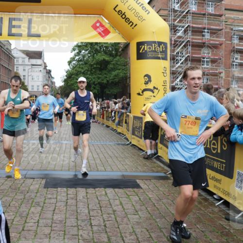 13.09.2026 - Kiel Lauf Yannick Fuchs http://msf.ph/oto/10488029 13.09.2026 10:32:14 Ziel 153, 1239, 2716, 3353, 3570, 4079, 4903, 5965, 7790, 8376, 8465, 8489, 10087, 10981, 11416, 11722, 11927, 11975, 12761, 520, 577, 900, 1403, 1406, 1626, 1981, 2389, 2990, 4616, 4816, 4900, 5071, 5134, 5868, 5870, 6045, 6220, 6985, 7375, 8531, 8837, 8958, 9438, 10768, 11193, 11722, 11927, 12024, 12028, 12058, 12127, 524, 3170, 3923, 4236, 4349, 4512, 6435, 8033, 8878, 9123, 11299, 11319, 11451, 11612, 12071, 12367, 866, 900, 1076, 1300, 1626, 4234, 4616, 5071, 5868, 5870 meine-sportfotos.de