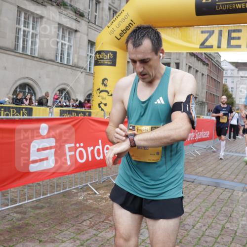 13.09.2026 - Kiel Lauf Yannick Fuchs http://msf.ph/oto/10488039 13.09.2026 10:32:16 Ziel 153, 524, 1239, 2716, 3353, 3570, 4079, 4903, 5965, 7790, 8376, 8465, 8489, 10087, 10981, 11416, 11975, 12761, 153, 520, 577, 900, 1239, 1403, 1406, 1626, 1981, 2389, 2990, 4616, 4816, 4900, 5134, 5868, 5870, 6045, 6220, 6985, 7375, 8531, 8837, 8958, 9438, 10768, 11193, 11722, 11927, 12024, 12028, 12058, 12127, 1393, 3170, 3923, 4236, 4349, 4512, 6435, 8033, 8683, 8878, 9123, 11299, 11319, 11451, 11612, 12071, 12367, 900, 1076, 1626, 1981, 4234, 4616, 5071, 5868, 5870 meine-sportfotos.de
