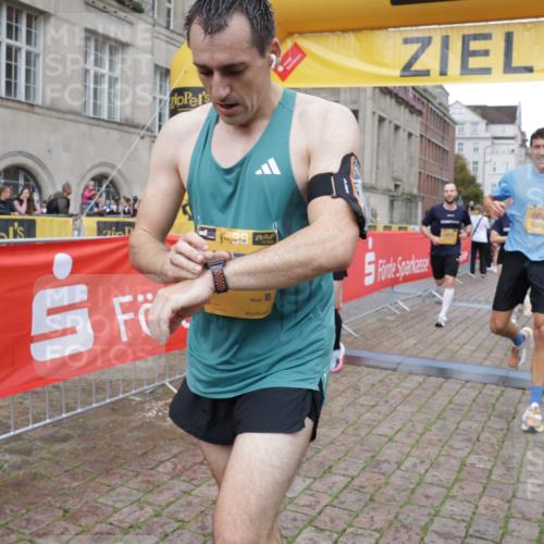 13.09.2026 - Kiel Lauf Yannick Fuchs http://msf.ph/oto/10488040 13.09.2026 10:32:17 Ziel 524, 2716, 3353, 3570, 4079, 4903, 5965, 7790, 8376, 8465, 8489, 10087, 10981, 11416, 11451, 11975, 12761, 153, 520, 577, 900, 1239, 1403, 1406, 1981, 2389, 2990, 4816, 4900, 4903, 5134, 5870, 5965, 6220, 6985, 7375, 8531, 8837, 8958, 9438, 10768, 11193, 11722, 11927, 11975, 12024, 12028, 12058, 12127, 1393, 3170, 3923, 4236, 4349, 4512, 6435, 8033, 8683, 8878, 9123, 11299, 11319, 11612, 12071, 12367, 900, 1076, 1626, 1981, 4234, 4616, 5071, 5868, 5870 meine-sportfotos.de