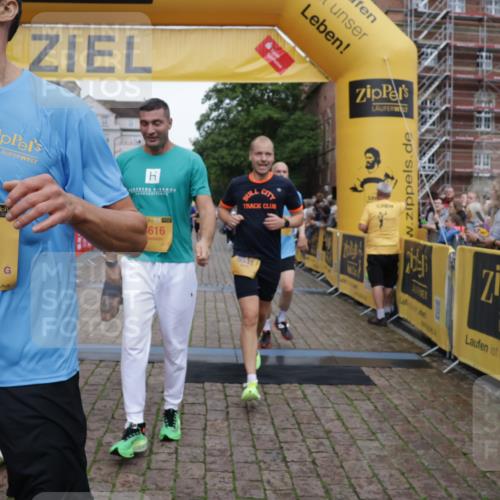 13.09.2026 - Kiel Lauf Yannick Fuchs http://msf.ph/oto/10488047 13.09.2026 10:32:18 Ziel 524, 2716, 3353, 3570, 3923, 4079, 7790, 8376, 8465, 8489, 8878, 10087, 10981, 11416, 11451, 11612, 12761, 153, 520, 577, 1239, 1403, 1406, 1981, 2389, 2990, 4816, 4900, 4903, 5134, 5965, 6985, 7375, 8465, 8837, 8958, 9438, 10768, 11193, 11722, 11927, 11975, 12024, 12028, 12058, 12127, 1393, 3170, 4236, 4349, 4512, 6435, 8033, 8683, 9123, 11299, 11319, 12071, 12367, 900, 1076, 1626, 1981, 4616, 5071, 5868, 5870, 6985, 7375 meine-sportfotos.de