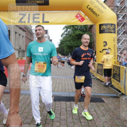 13.09.2026 - Kiel Lauf Yannick Fuchs http://msf.ph/oto/10488049 13.09.2026 10:32:18 Ziel 524, 2716, 3353, 3570, 3923, 4079, 7790, 8376, 8465, 8489, 8878, 10087, 10981, 11416, 11451, 11612, 12761, 153, 520, 577, 1239, 1403, 1406, 1981, 2389, 2990, 4816, 4900, 4903, 5134, 5965, 6985, 7375, 8465, 8837, 8958, 9438, 10768, 11193, 11722, 11927, 11975, 12024, 12028, 12058, 12127, 1393, 3170, 4236, 4349, 4512, 6435, 8033, 8683, 9123, 11299, 11319, 12071, 12367, 900, 1076, 1626, 1981, 4616, 5071, 5868, 5870, 6985, 7375 meine-sportfotos.de