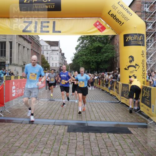 13.09.2026 - Kiel Lauf Yannick Fuchs http://msf.ph/oto/10488063 13.09.2026 10:32:21 Ziel 524, 2716, 3353, 3570, 3923, 4079, 4349, 6435, 7790, 8376, 8489, 8878, 11451, 11612, 12367, 12761, 153, 520, 577, 1239, 1403, 1406, 2389, 2716, 2990, 4816, 4900, 4903, 5134, 5965, 6985, 7375, 8465, 8837, 8958, 9438, 10087, 10768, 10981, 11193, 11416, 11722, 11927, 11975, 12024, 12028, 12058, 12127, 870, 875, 1393, 1612, 3170, 4236, 4512, 5721, 8033, 8621, 8683, 9123, 11299, 11319, 12071, 900, 1626, 1981, 4616, 5071, 5134, 5868, 5870, 6985, 7375, 10768 meine-sportfotos.de
