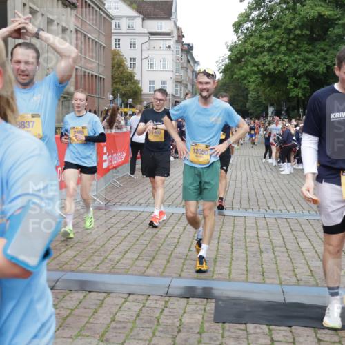 13.09.2026 - Kiel Lauf Yannick Fuchs http://msf.ph/oto/10488094 13.09.2026 10:32:31 Ziel 524, 1393, 3170, 3923, 4236, 4349, 4512, 6435, 8033, 8683, 8878, 9123, 11299, 11319, 11451, 11612, 12071, 12367, 153, 520, 524, 577, 1239, 1403, 2716, 2990, 3353, 3570, 4079, 4816, 4903, 5965, 7790, 8376, 8465, 8489, 10087, 10981, 11416, 11722, 11927, 11975, 12127, 12761, 342, 870, 875, 1612, 1801, 4393, 4963, 5721, 6337, 7471, 7650, 8621, 10338, 11597, 12353, 12728, 577, 1403, 1406, 2389, 4900, 8837, 8958, 9438 meine-sportfotos.de
