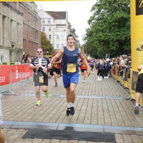 13.09.2026 - Kiel Lauf Yannick Fuchs http://msf.ph/oto/10488113 13.09.2026 10:32:37 Ziel 870, 875, 1393, 1612, 1801, 3170, 4236, 4512, 5721, 8033, 8621, 8683, 9123, 11299, 11319, 12071, 12353, 153, 520, 524, 1239, 2716, 2990, 3353, 3570, 3923, 4079, 4349, 4903, 5965, 6435, 7790, 8376, 8465, 8489, 8878, 10087, 10981, 11416, 11451, 11612, 11722, 11927, 11975, 12127, 12367, 12761, 32, 342, 1467, 3327, 4393, 4963, 6337, 7471, 7650, 9222, 9879, 10338, 11597, 12728, 520, 577, 1403, 1406, 2389, 2990, 4816, 11722, 11927, 12127 meine-sportfotos.de