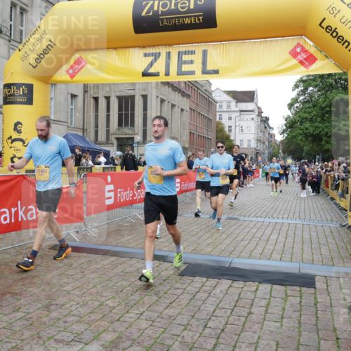 13.09.2026 - Kiel Lauf Yannick Fuchs http://msf.ph/oto/10488184 13.09.2026 10:33:00 Ziel 32, 1467, 3327, 9222, 9879, 10552, 342, 870, 875, 1393, 1612, 1801, 3170, 4236, 4393, 4512, 4963, 5721, 6337, 6435, 7471, 7650, 8033, 8621, 8683, 9123, 10338, 11299, 11319, 11597, 12071, 12353, 12367, 12728, 864, 1327, 1525, 2824, 3991, 3997, 4929, 5197, 5274, 5907, 6537, 6988, 7030, 7709, 8280, 9411, 9891, 9975, 10181, 10448, 10773, 11754, 12277, 12339, 524, 3170, 3923, 4349, 6435, 7790, 8878, 11451, 11612, 12071, 12367, 12761 meine-sportfotos.de