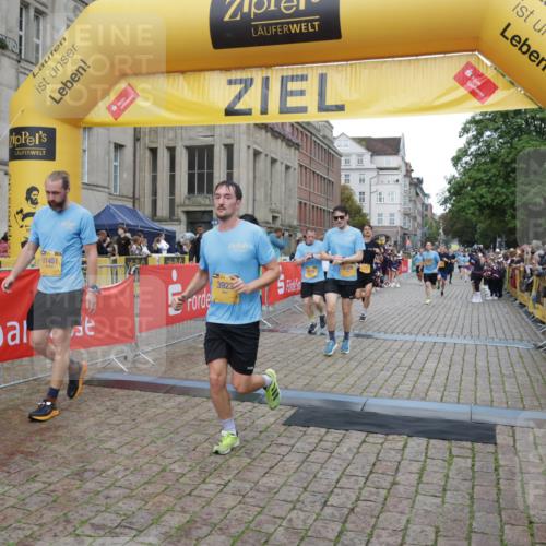 13.09.2026 - Kiel Lauf Yannick Fuchs http://msf.ph/oto/10488185 13.09.2026 10:33:00 Ziel 32, 1467, 3327, 9222, 9879, 10552, 342, 870, 875, 1393, 1612, 1801, 3170, 4236, 4393, 4512, 4963, 5721, 6337, 6435, 7471, 7650, 8033, 8621, 8683, 9123, 10338, 11299, 11319, 11597, 12071, 12353, 12367, 12728, 864, 1327, 1525, 2824, 3991, 3997, 4929, 5197, 5274, 5907, 6537, 6988, 7030, 7709, 8280, 9411, 9891, 9975, 10181, 10448, 10773, 11754, 12277, 12339, 524, 3170, 3923, 4349, 6435, 7790, 8878, 11451, 11612, 12071, 12367, 12761 meine-sportfotos.de