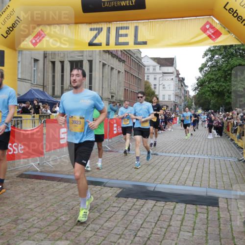 13.09.2026 - Kiel Lauf Yannick Fuchs http://msf.ph/oto/10488186 13.09.2026 10:33:00 Ziel 32, 1467, 3327, 9222, 9879, 10552, 342, 870, 875, 1393, 1612, 1801, 3170, 4236, 4393, 4512, 4963, 5721, 6337, 6435, 7471, 7650, 8033, 8621, 8683, 9123, 10338, 11299, 11319, 11597, 12071, 12353, 12367, 12728, 864, 1327, 1525, 2824, 3991, 3997, 4929, 5197, 5274, 5907, 6537, 6988, 7030, 7709, 8280, 9411, 9891, 9975, 10181, 10448, 10773, 11754, 12277, 12339, 524, 3170, 3923, 4349, 6435, 7790, 8878, 11451, 11612, 12071, 12367, 12761 meine-sportfotos.de