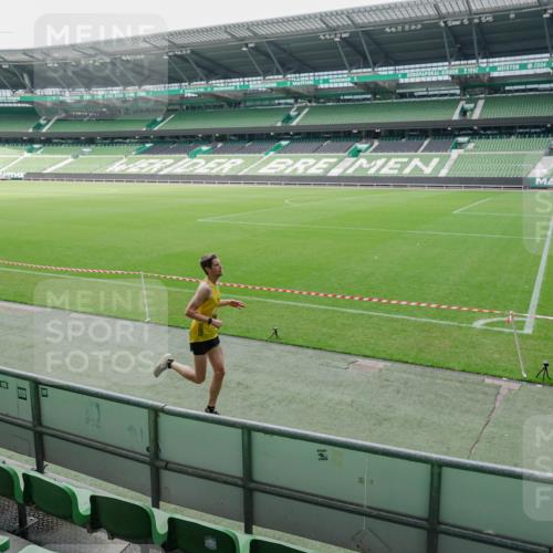 13.09.2026 - 21. swb-Marathon Bremen Michael Burmester http://msf.ph/oto/10488211 13.09.2026 10:15:39 Laufen im Stadion 12272, 13525, 13547, 13627 meine-sportfotos.de