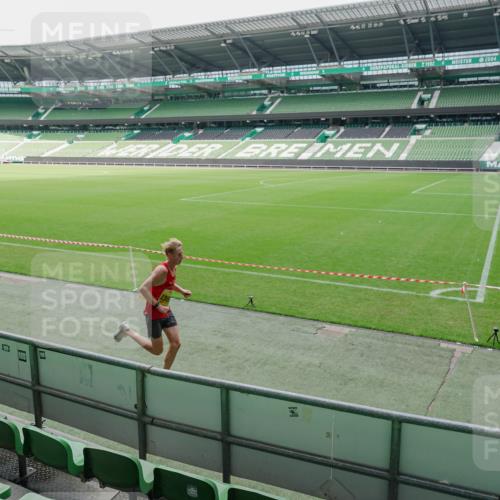13.09.2026 - 21. swb-Marathon Bremen Michael Burmester http://msf.ph/oto/10488212 13.09.2026 10:15:45 Laufen im Stadion 12272, 13525, 13547, 13567, 13627 meine-sportfotos.de