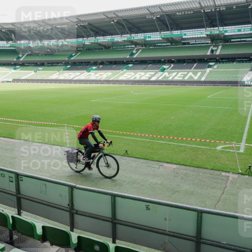 13.09.2026 - 21. swb-Marathon Bremen Michael Burmester http://msf.ph/oto/10488213 13.09.2026 10:15:46 Laufen im Stadion 12272, 13525, 13547, 13567, 13627 meine-sportfotos.de