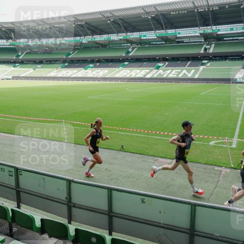 13.09.2026 - 21. swb-Marathon Bremen Michael Burmester http://msf.ph/oto/10488215 13.09.2026 10:15:48 Laufen im Stadion 10597, 12272, 13501, 13515, 13525, 13547, 13567, 13627, 13635 meine-sportfotos.de