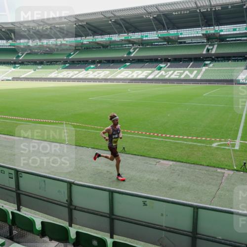 13.09.2026 - 21. swb-Marathon Bremen Michael Burmester http://msf.ph/oto/10488219 13.09.2026 10:16:00 Laufen im Stadion 10597, 12272, 13501, 13515, 13525, 13547, 13567, 13627, 13635 meine-sportfotos.de