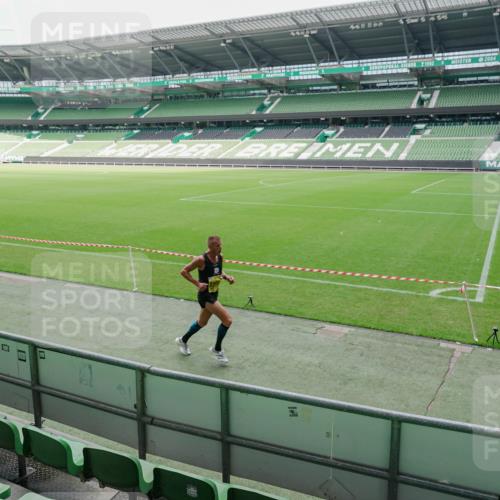 13.09.2026 - 21. swb-Marathon Bremen Michael Burmester http://msf.ph/oto/10488226 13.09.2026 10:16:33 Laufen im Stadion 10597, 12272, 13501, 13510, 13515, 13517, 13525, 13542, 13547, 13567, 13576, 13579, 13623, 13627, 13635 meine-sportfotos.de