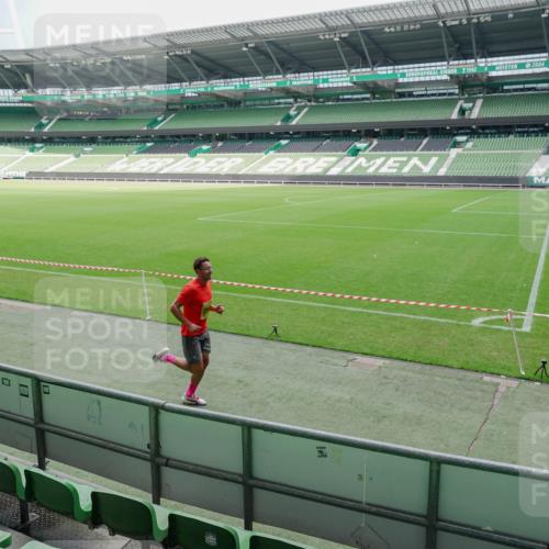 13.09.2026 - 21. swb-Marathon Bremen Michael Burmester http://msf.ph/oto/10488231 13.09.2026 10:17:04 Laufen im Stadion 10597, 12272, 12458, 13501, 13504, 13510, 13515, 13517, 13522, 13542, 13547, 13561, 13567, 13569, 13576, 13579, 13603, 13604, 13623, 13635 meine-sportfotos.de