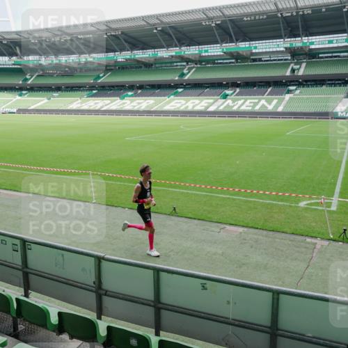 13.09.2026 - 21. swb-Marathon Bremen Michael Burmester http://msf.ph/oto/10488234 13.09.2026 10:17:14 Laufen im Stadion 10597, 12272, 12458, 13501, 13504, 13510, 13515, 13517, 13522, 13542, 13547, 13561, 13567, 13569, 13576, 13579, 13603, 13604, 13623, 13630, 13635 meine-sportfotos.de