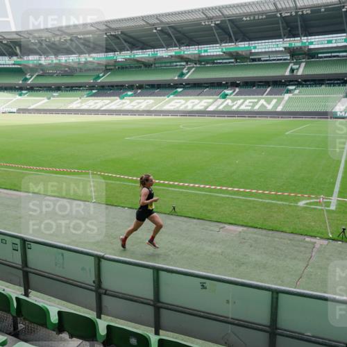 13.09.2026 - 21. swb-Marathon Bremen Michael Burmester http://msf.ph/oto/10488244 13.09.2026 10:17:49 Laufen im Stadion 10597, 12272, 12457, 12458, 13501, 13504, 13510, 13515, 13517, 13522, 13533, 13536, 13542, 13543, 13547, 13554, 13561, 13567, 13569, 13571, 13572, 13576, 13579, 13582, 13602, 13603, 13604, 13623, 13630, 13635, 13643 meine-sportfotos.de