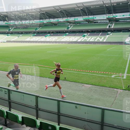 13.09.2026 - 21. swb-Marathon Bremen Michael Burmester http://msf.ph/oto/10488246 13.09.2026 10:17:59 Laufen im Stadion 10597, 12457, 12458, 13501, 13504, 13510, 13515, 13517, 13522, 13533, 13536, 13542, 13543, 13554, 13561, 13564, 13569, 13571, 13572, 13573, 13576, 13579, 13582, 13602, 13603, 13604, 13623, 13630, 13632, 13635, 13639, 13643, 13525 meine-sportfotos.de